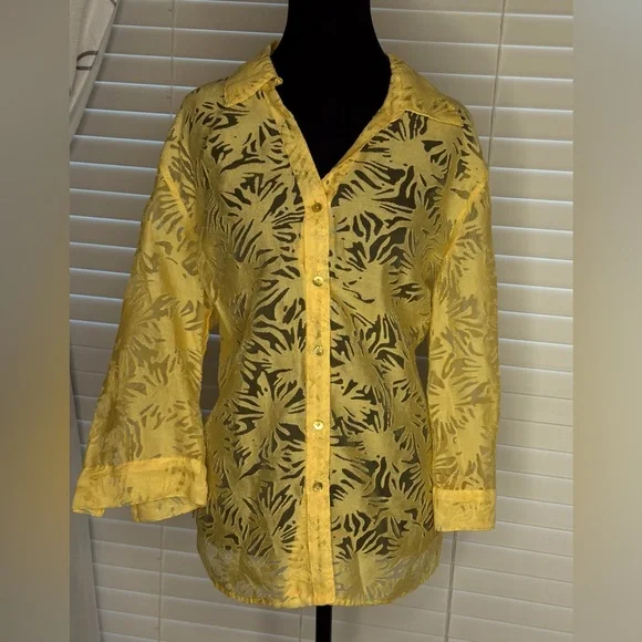 Sparkling Yellow Valerie Stevens buttoned blouse with 3/4 Sleeves - Picture 2 of 6